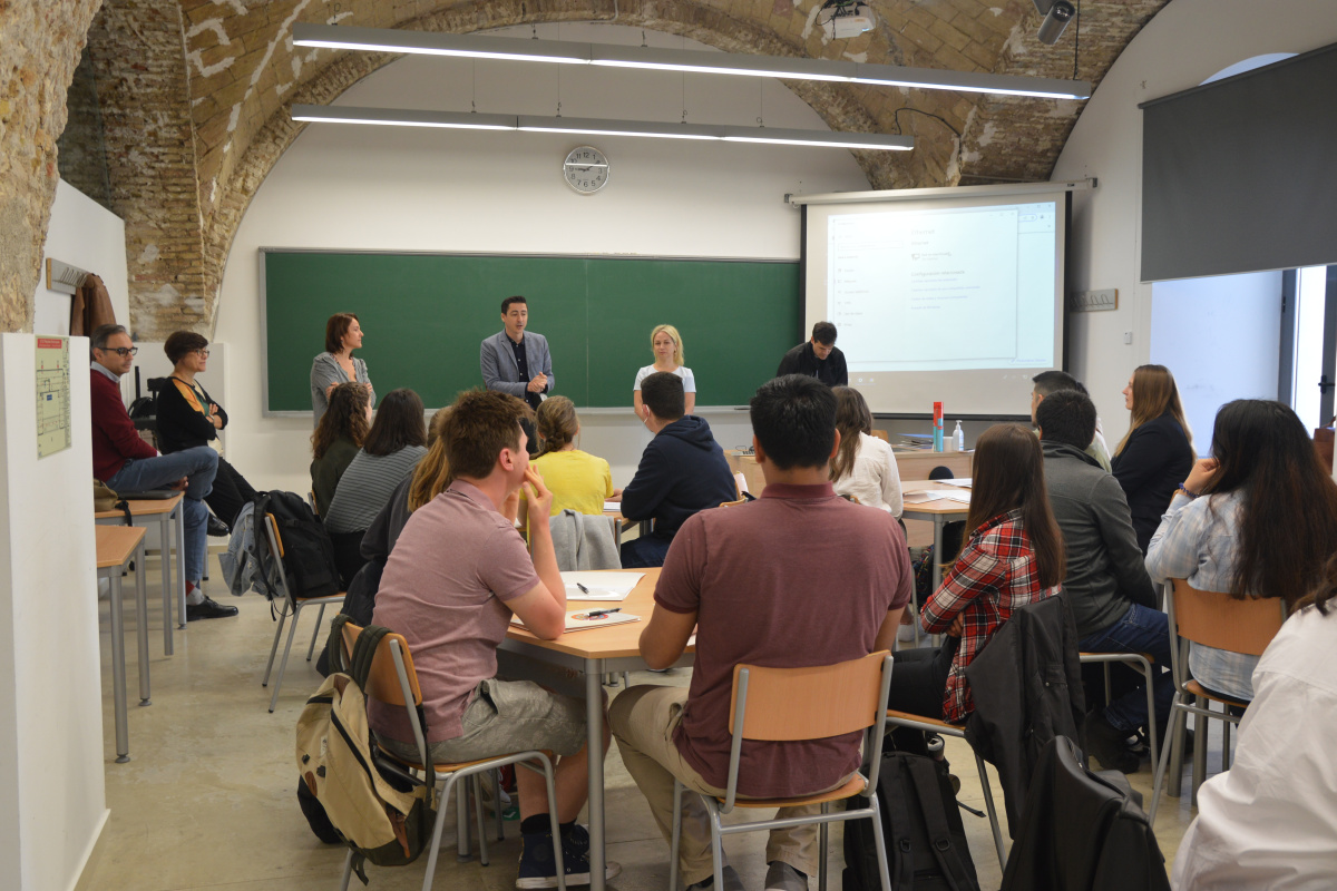 Alumnado de las cuatro universidades participantes en el proyecto durante la formación en la UPCT.